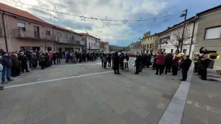 Publika na trgu (Foto: KUD Jazbec in partnerji)