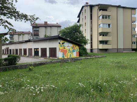 mural z izvirno poslikavo Hufnaglov objem avtorice Klare Perušek