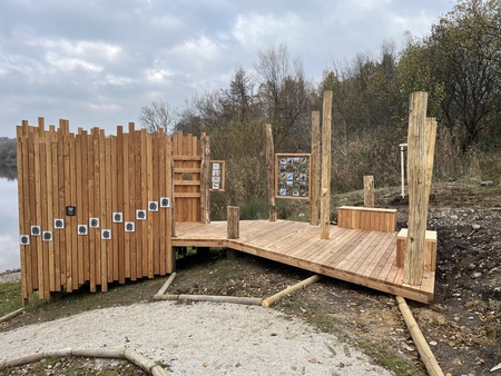 Učna pot na jezeru - opazovalnica ptic z didaktičnimi pripomočki