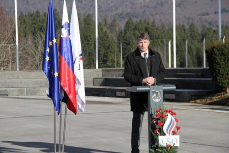 Slovesnost ob 35. obletnici prvega postroja zametkov Slovenske vojske - nagovor ministra