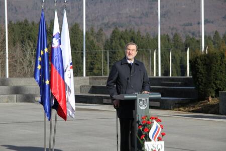 Slovesnost ob 35. obletnici prvega postroja zametkov Slovenske vojske - nagovor predsednik prve demokratično izvoljene vlade 