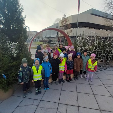 Skupinska fotografija otrok