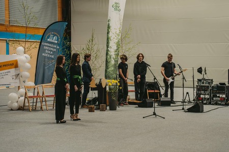 d0dd9364-e6be-4bb3-b281-78a24ba87dcd